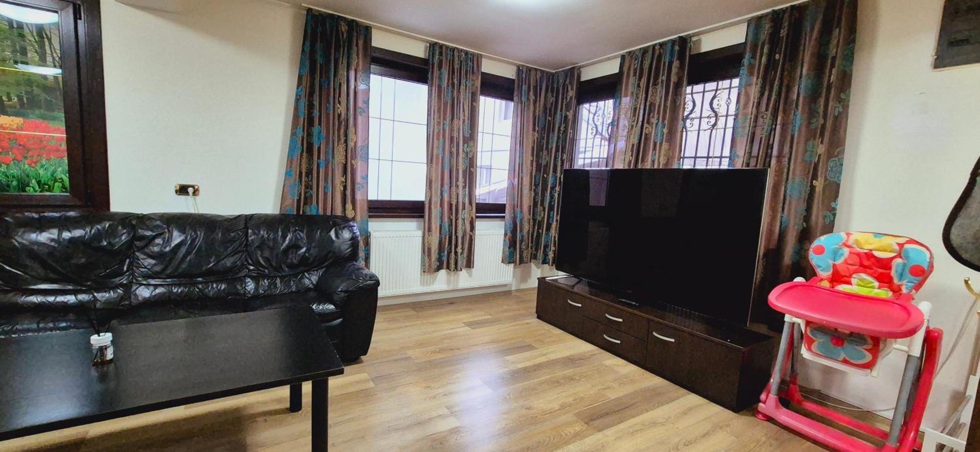 Gazde/Camere de închiriat Pensiunea Tv Condor *